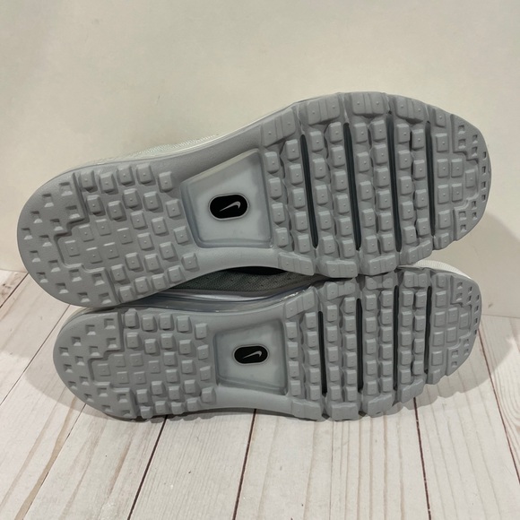 NEW Nike Men's SIZE 11 Air Max 2017 Silver Wolf Gray Running 849559-101 RARE. - Picture 10 of 13